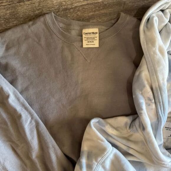 3 Cropped Sweaters - Medium - Picture 4 of 4